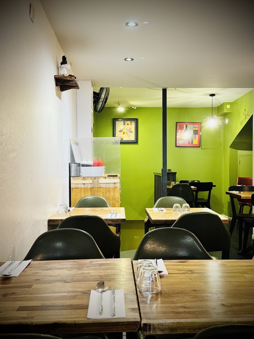 La salle verte du restaurant coréen Busan à Paris